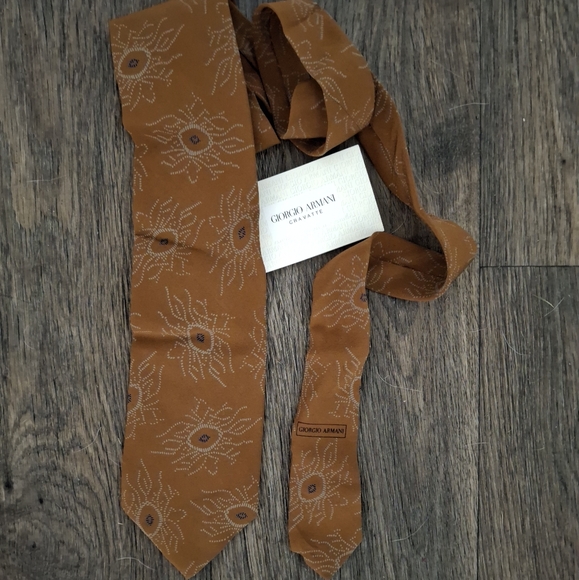 NWT Vintage Giorgio Armani Cravatte Made in Italy 100% Pure Silk Tie. - Picture 3 of 15